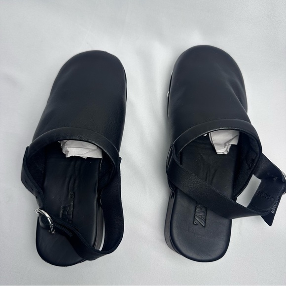 Zara Kids Girls Black Studded Leather Clogs size 33/1.5 Wooden heel lightweight - Picture 8 of 11